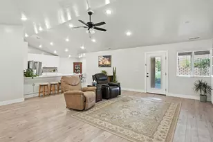 46 S Glen Canyon Dr, Cedar City, UT 84720 - Photo 9