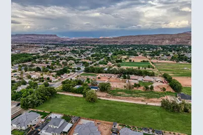 W 400 S, Hurricane, UT 84737 - Photo 15