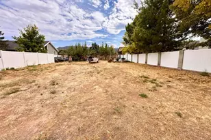 390 N 200 W, Parowan, UT 84761 - Photo 37