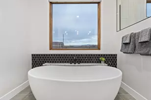 2090 N Tuweap Dr, Saint George, UT 84770 - Photo 17