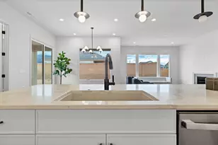 948 Mesa Ave, Toquerville, UT 84774 - Photo 15