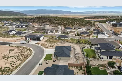 2156 S Bluff Dr, Cedar City, UT 84720 - Photo 49