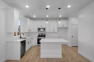 954 E Malibu Dr, Washington, UT 84780 - Photo 11