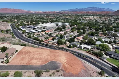 584 S Dixie Dr, Saint George, UT 84770 - Photo 9