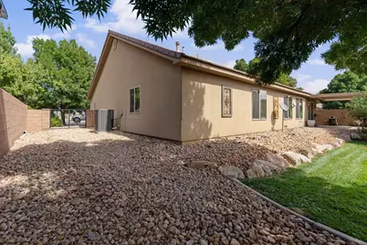 608 E 1010 S, Saint George, UT 84790 - Photo 3