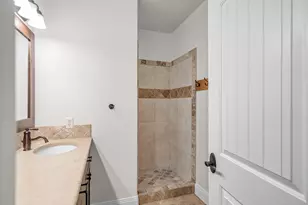 1019 S 900 E, Saint George, UT 84790 - Photo 73