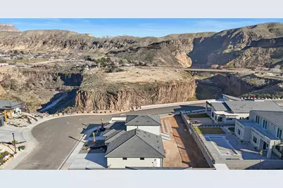 296 E 1100 N, Hurricane, UT 84737 - Photo 9