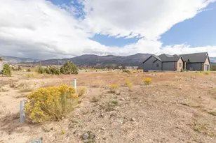 933 S Clfs Dr, Cedar City, UT 84720 - Photo 11
