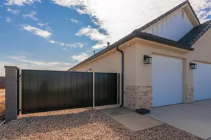 1967 S Heritage Fields Dr, Washington, UT 84780 - Photo 5