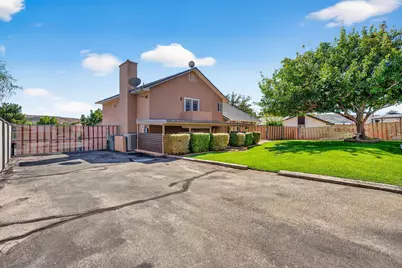 1045 E Hemlock Cir, Saint George, UT 84790 - Photo 37