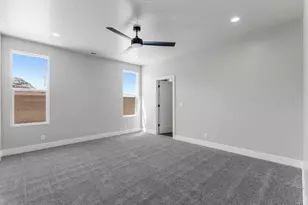 1071 E Coyote Crest Dr, Washington, UT 84780 - Photo 19