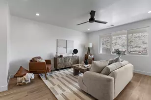 943 E Coyote Crest Dr, Washington, UT 84780 - Photo 3