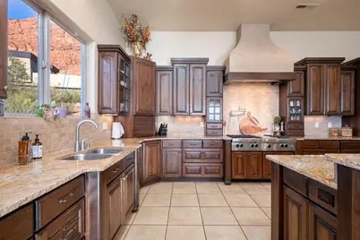 2226 W Lomaki Cir, Saint George, UT 84770 - Photo 17