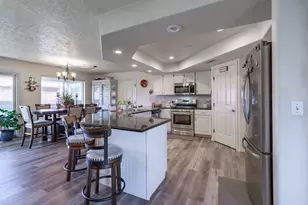 695 N Daybreak Dr, Saint George, UT 84770 - Photo 9