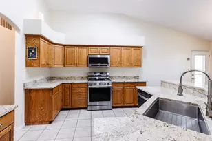 145 N Mall Dr, Saint George, UT 84790 - Photo 13