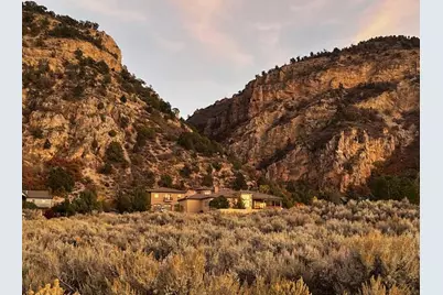 2198 Chekshani Cliffs Ln, New Harmony, UT 84757 - Photo 9