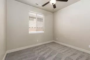 718 W 400 N, Hurricane, UT 84737 - Photo 13