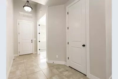 718 W 400 N, Hurricane, UT 84737 - Photo 5