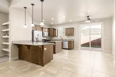 718 W 400 N, Hurricane, UT 84737 - Photo 9