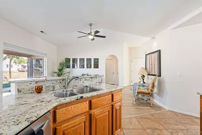 491 E Padre Lakes Dr, Ivins, UT 84738 - Photo 17