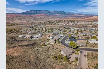 2447 W Ridge View Dr, Hurricane, UT 84737 - Photo 7