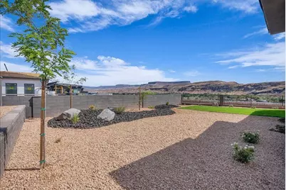 281 E 1050 N, Hurricane, UT 84737 - Photo 31