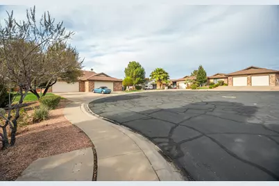2360 S Hampton Rd, Saint George, UT 84770 - Photo 5
