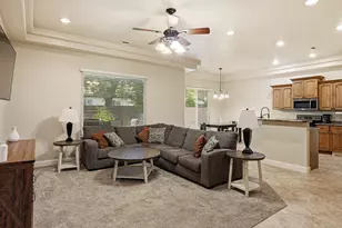 731 E Castle Stone Dr, Washington, UT 84780 - Photo 7