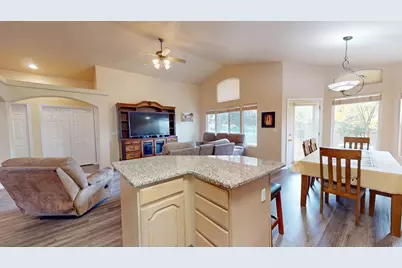 853 W Kestrel Ct, Washington, UT 84780 - Photo 15