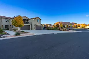 3800 Paradise Vlg Dr, Santa Clara, UT 84765 - Photo 161