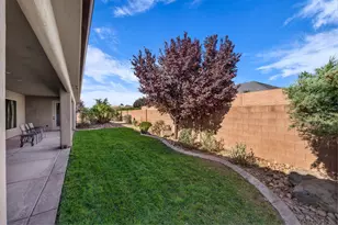 2247 E Coyote Spgs Dr, Saint George, UT 84790 - Photo 21