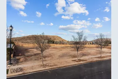 387 E Chateau Meadows Cir, Washington, UT 84780 - Photo 13