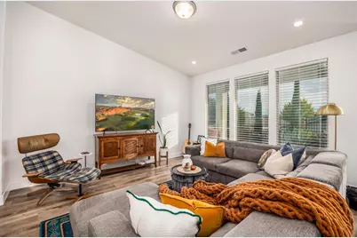 233 W Green Jade Dr, Washington, UT 84780 - Photo 5