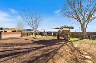 865 N Redwood St, Hildale, UT 84784 - Photo 39