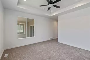 2253 E Sunflower Dr, Eagle Mountain, UT 84005 - Photo 15