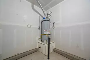 1904 S Cyclone Dr, Washington, UT 84780 - Photo 15