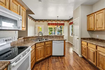 205 W Terrace Cir, Toquerville, UT 84774 - Photo 11