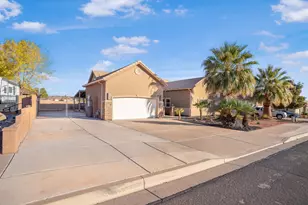 249 S 100 W, Ivins, UT 84738 - Photo 43