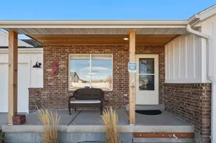 2026 Saddleback View Dr, Enoch, UT 84721 - Photo 3