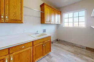 2395 W Beacon Cir, Cedar City, UT 84720 - Photo 15
