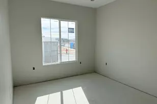 984 W Hamilton Ave, Toquerville, UT 84774 - Photo 11