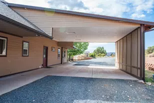 893 W Foothill Dr, Apple Valley, UT 84737 - Photo 5