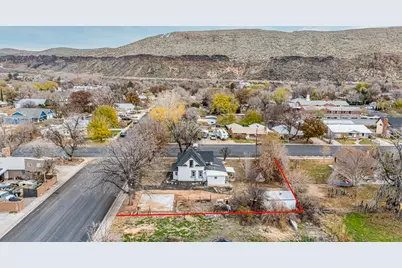 209 W 200 S, Hurricane, UT 84737 - Photo 3