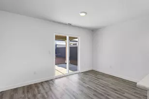 1891 S Queens Garden Dr, Washington, UT 84780 - Photo 19