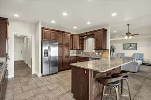 817 E Sonoran Dr, Washington, UT 84780 - Photo 7