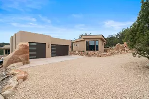 907 W Pinion Hls Dr, Dammeron Valley, UT 84783 - Photo 5