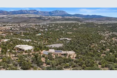 907 W Pinion Hills Dr, Dammeron Valley, UT 84783 - Photo 81
