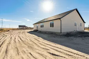 3687 N Columbine Way Way, Eagle Mountain, UT 84005 - Photo 17