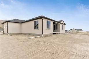 3675 N Columbine Way, Eagle Mountain, UT 84005 - Photo 25