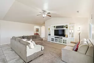 1025 N Ruby Pl, Washington, UT 84780 - Photo 5